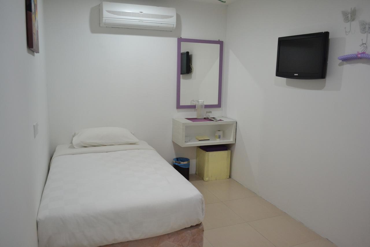 Lavender Hotel Teluk Intan Buitenkant foto