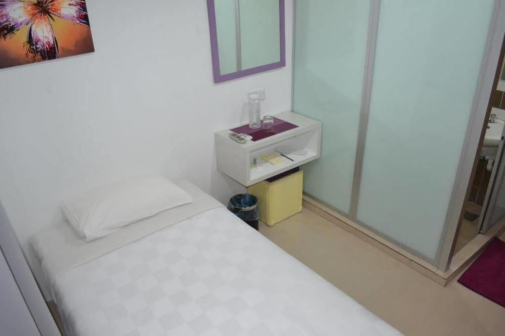 Lavender Hotel Teluk Intan Buitenkant foto